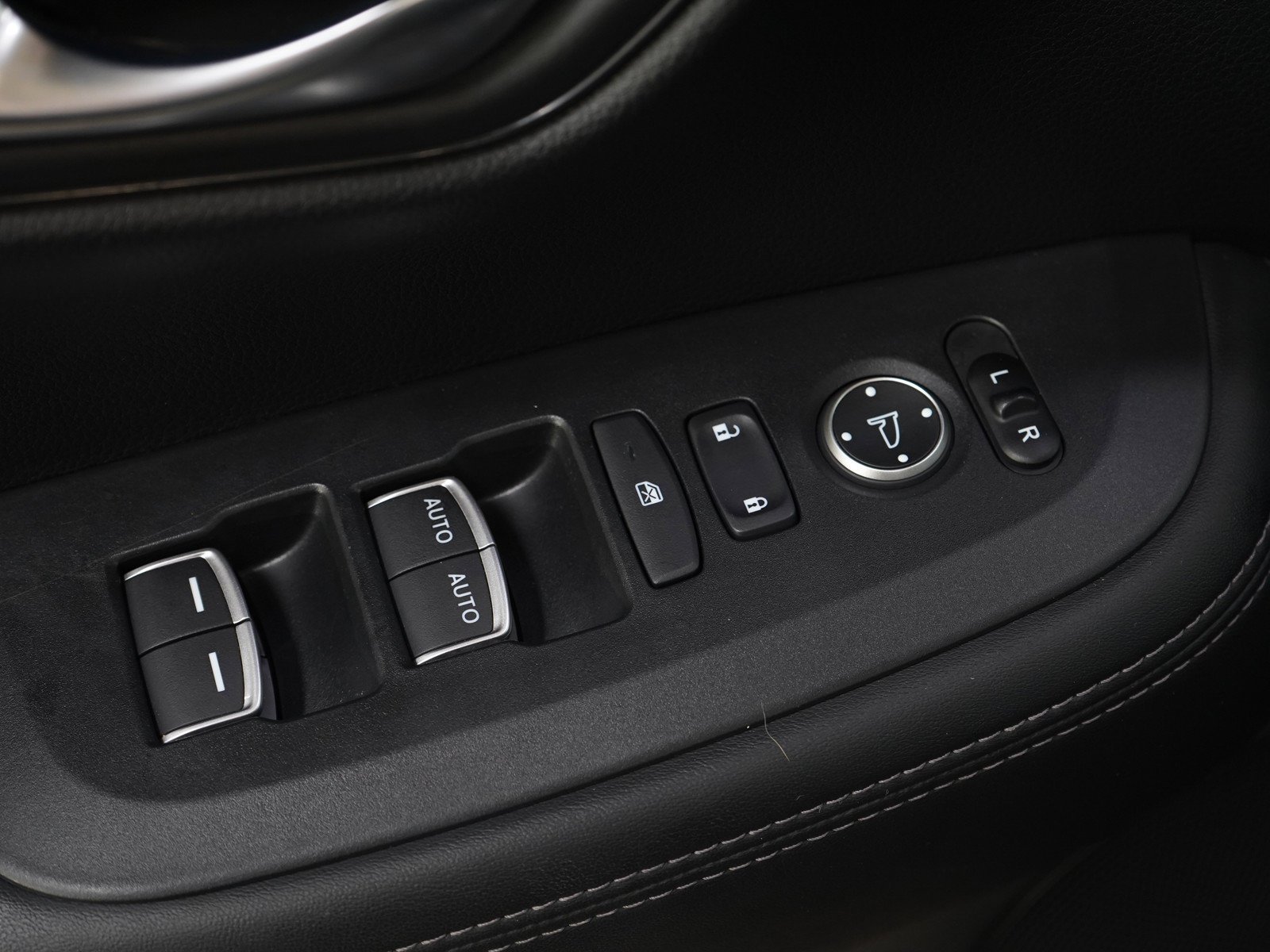 Used 2023 Black Honda EX-L image 21