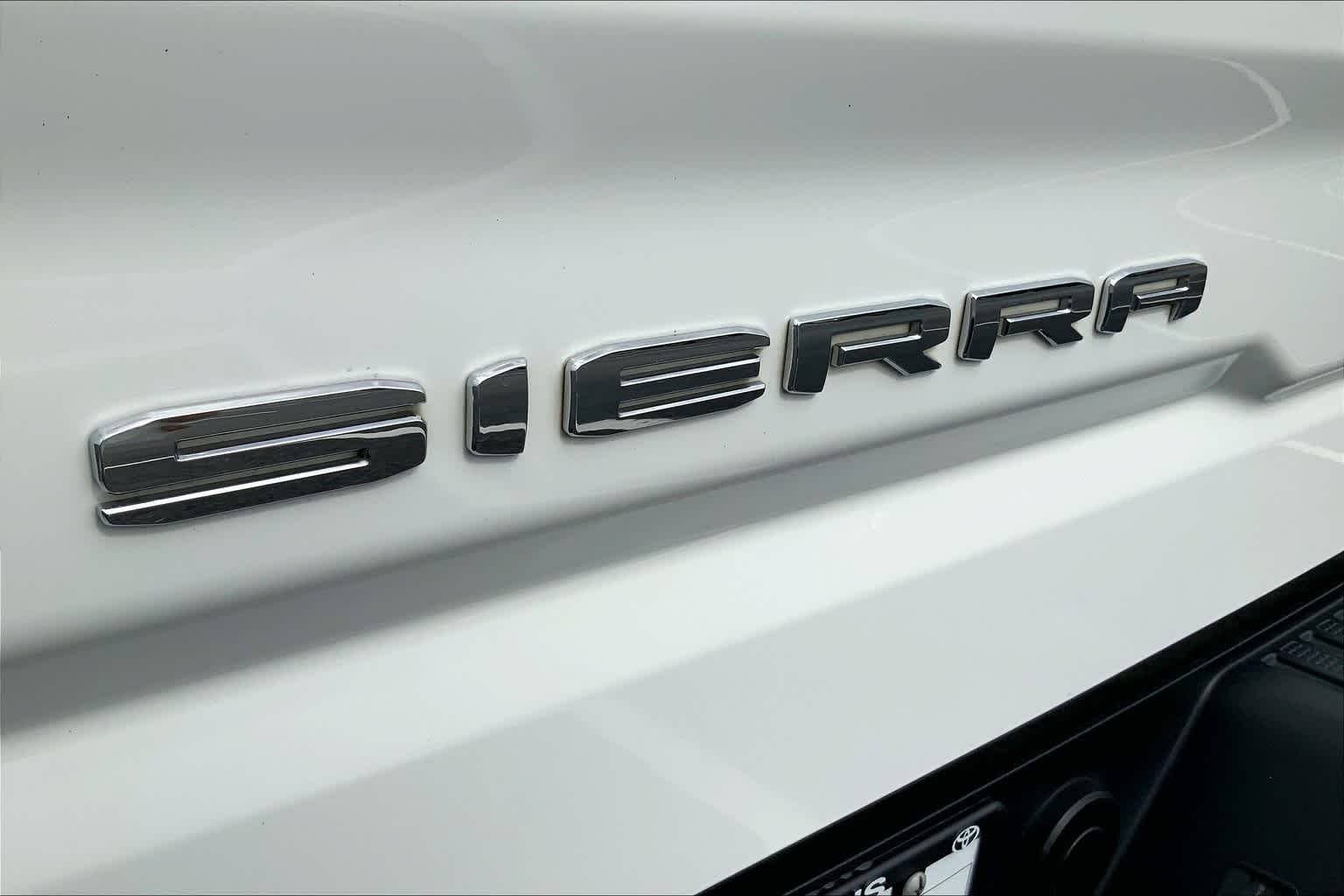 Used 2020 Summit White GMC AT4 image 9