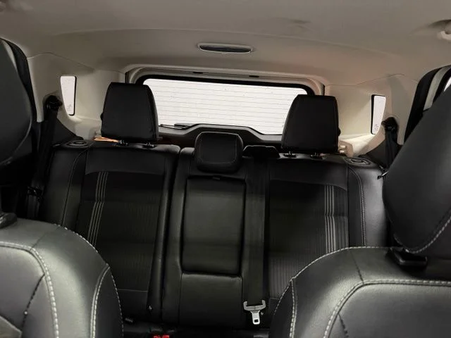 Used 2022 White Ford SES image 20