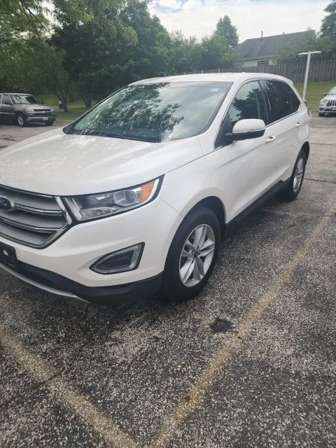 Used 2018 White Ford SEL image 1