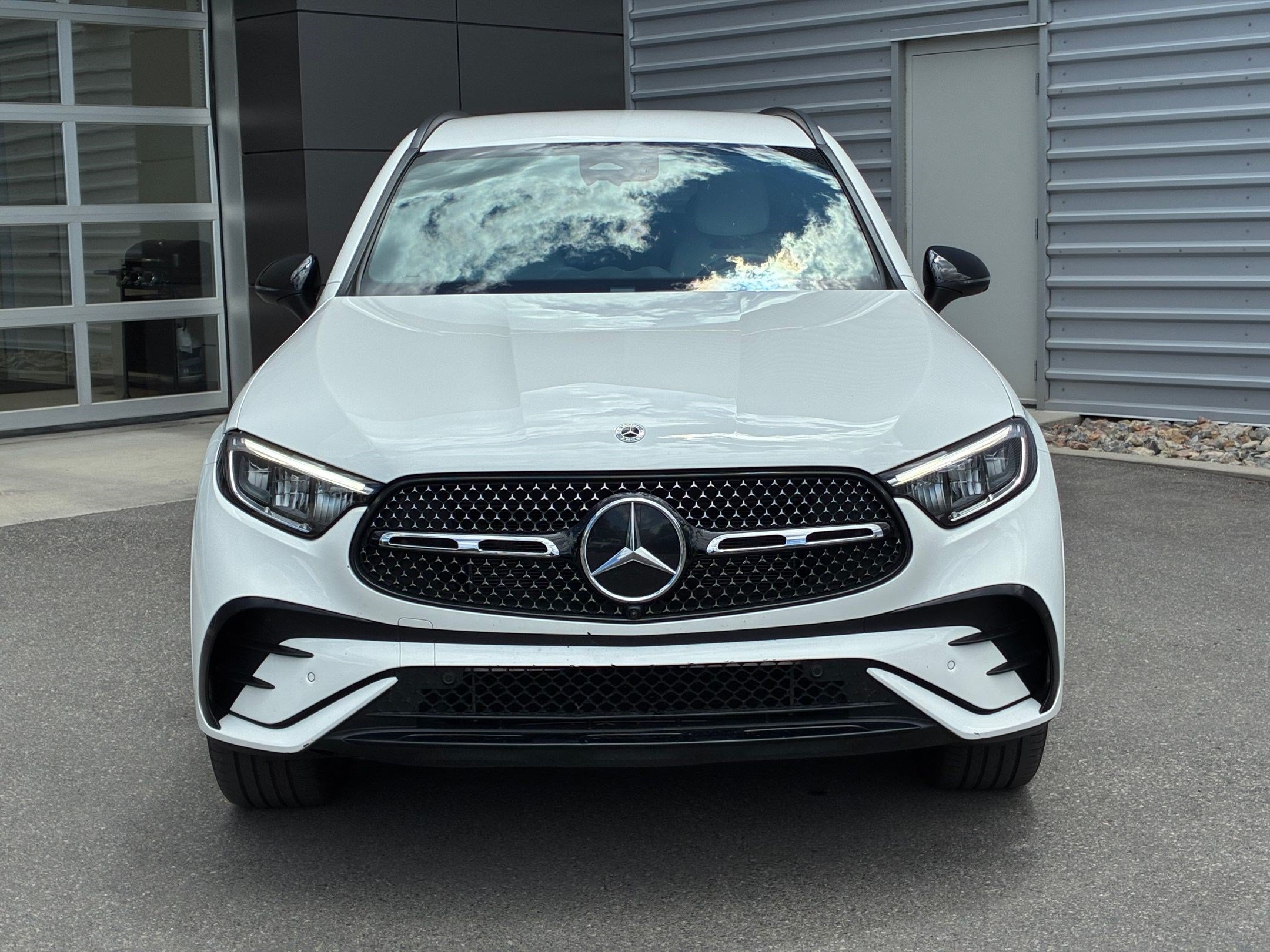 Used 2023 Polar White Mercedes-Benz GLC 300 image 9