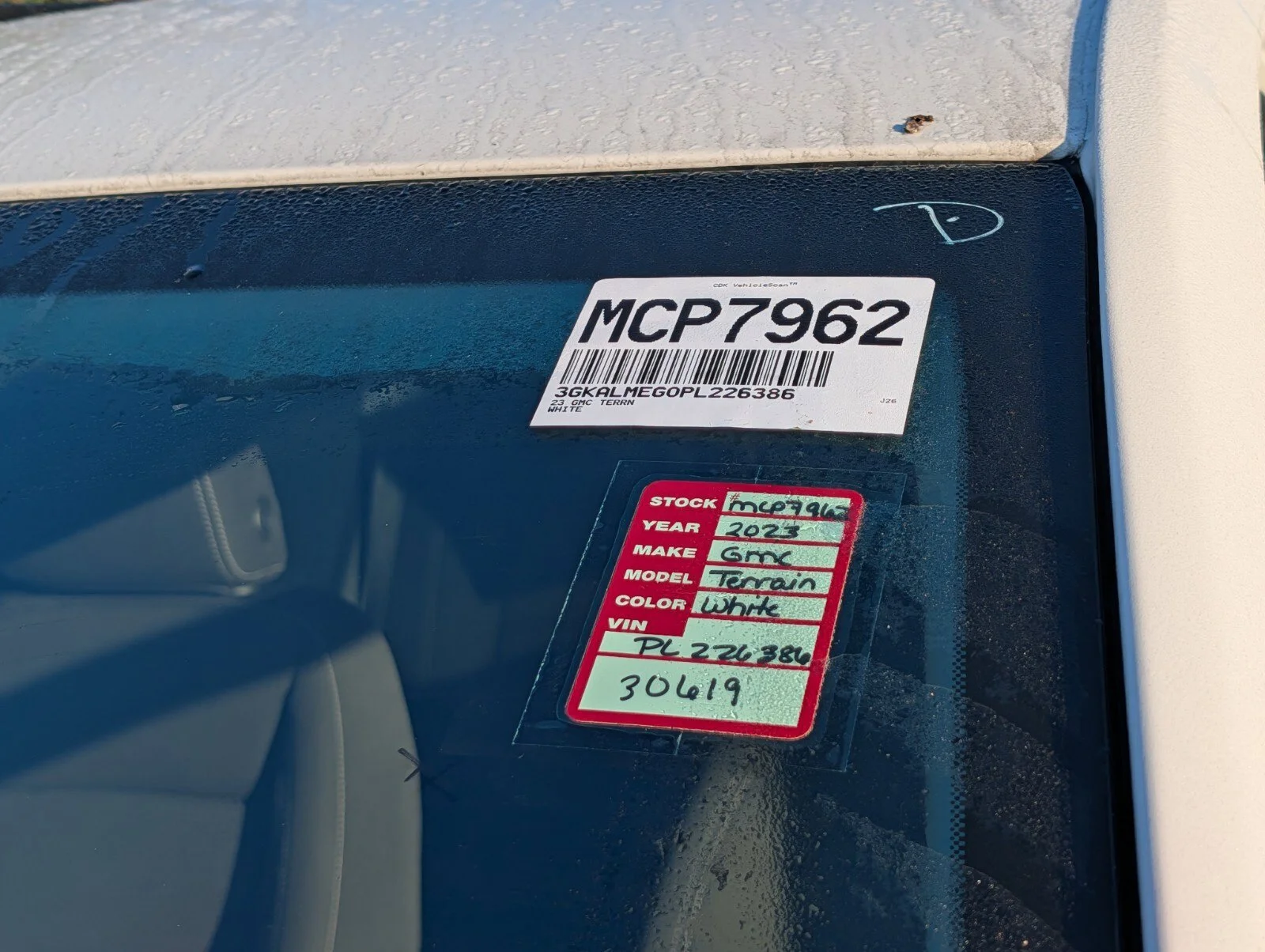 Used 2023 SUMMIT WHITE GMC SLE image 32