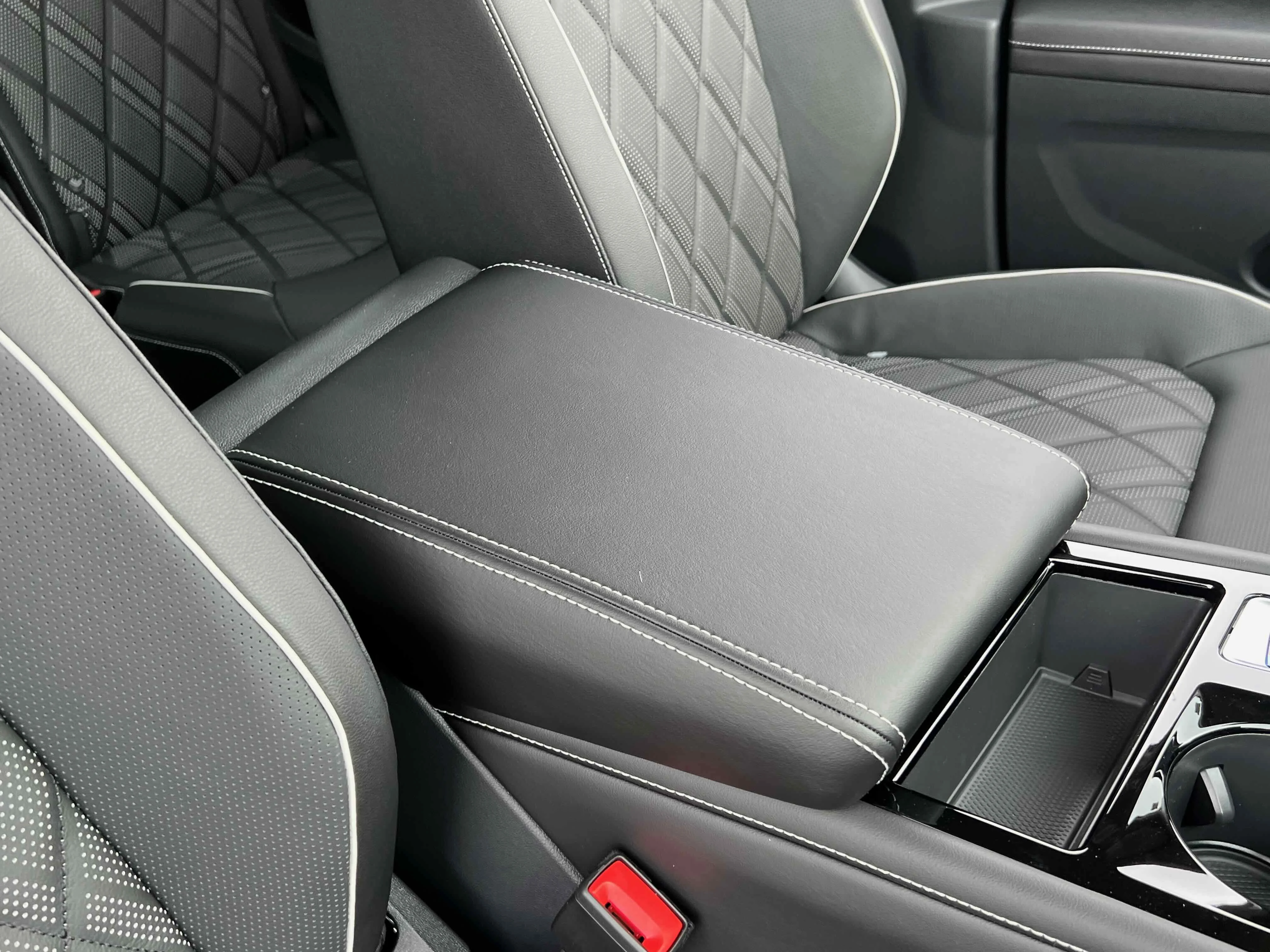 New 2026 Deep Black Volkswagen 2.0T SEL Premium R-Line image 25