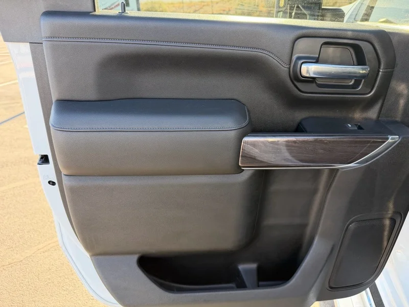 Used 2020 SUMMIT WHITE Chevrolet LTZ image 19