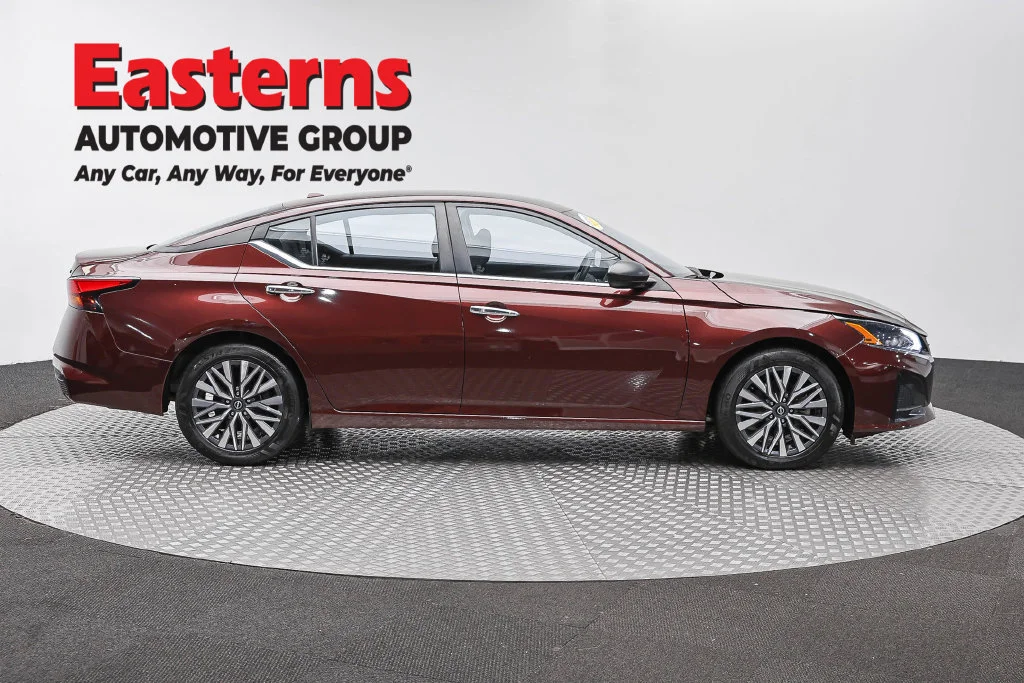 Used 2024 Red Nissan 2.5 SV image 24