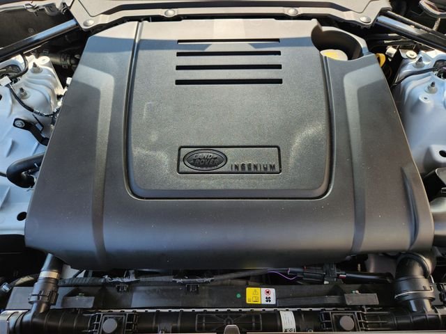 Certified Used 2025 White Land Rover S image 21