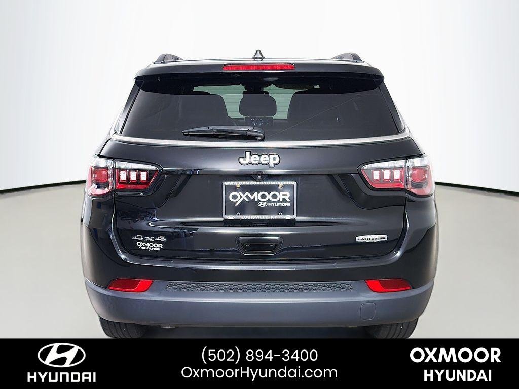 Used 2023 Diamond Black Crystal Pearlcoat Jeep Latitude Lux image 6
