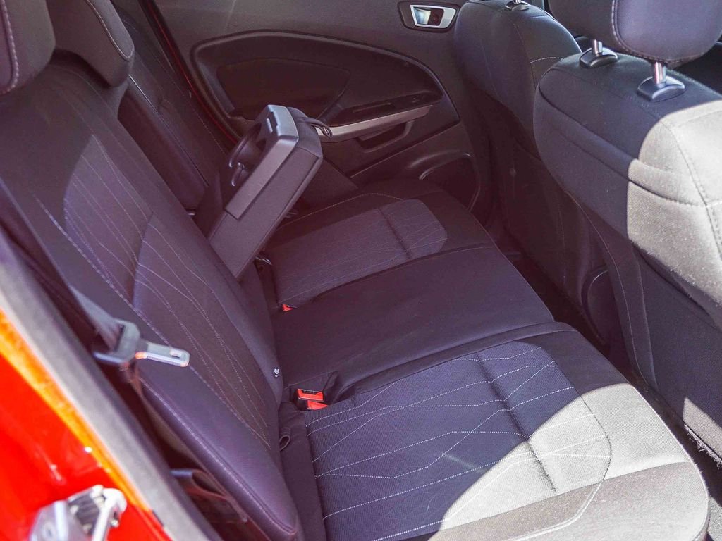Used 2019 Red Ford SE image 14