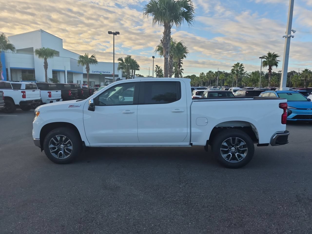 2026 Chevrolet Silverado 1500 LT - Photo 5