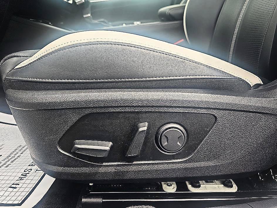 Used 2026 Snow White Pearl Kia GT-Line image 15