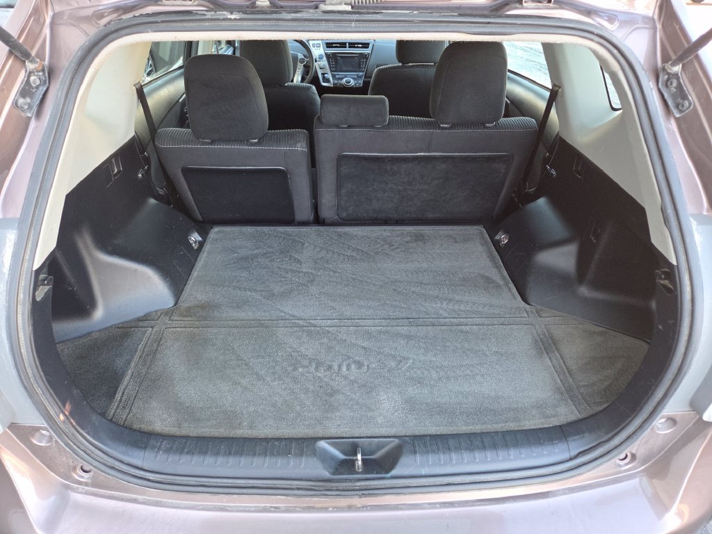 Used 2015 Brown Toyota Three image 21