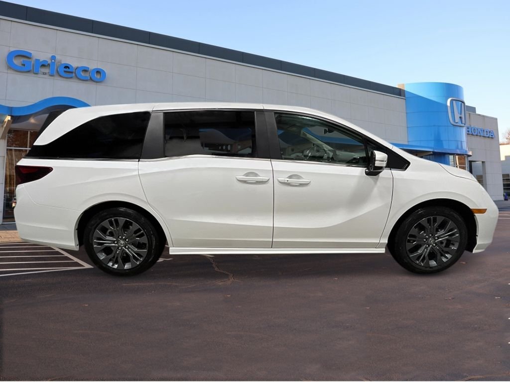 New 2026 Platinum White Pearl Honda Touring image 8