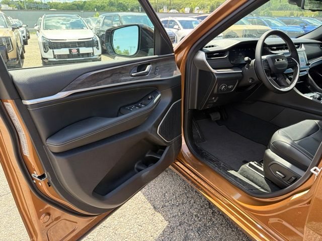 New 2026 Copper Shino Metallic Clear-Coat Exterior Paint Jeep Limited Reserve image 13