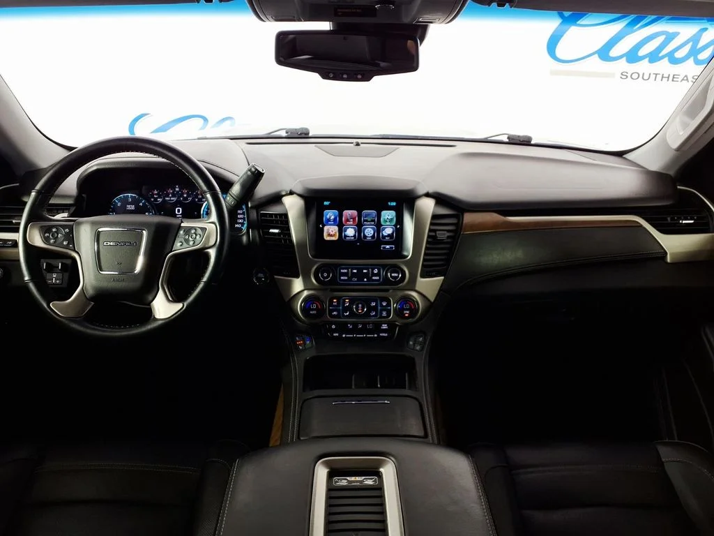 Used 2020 Black GMC Denali image 11