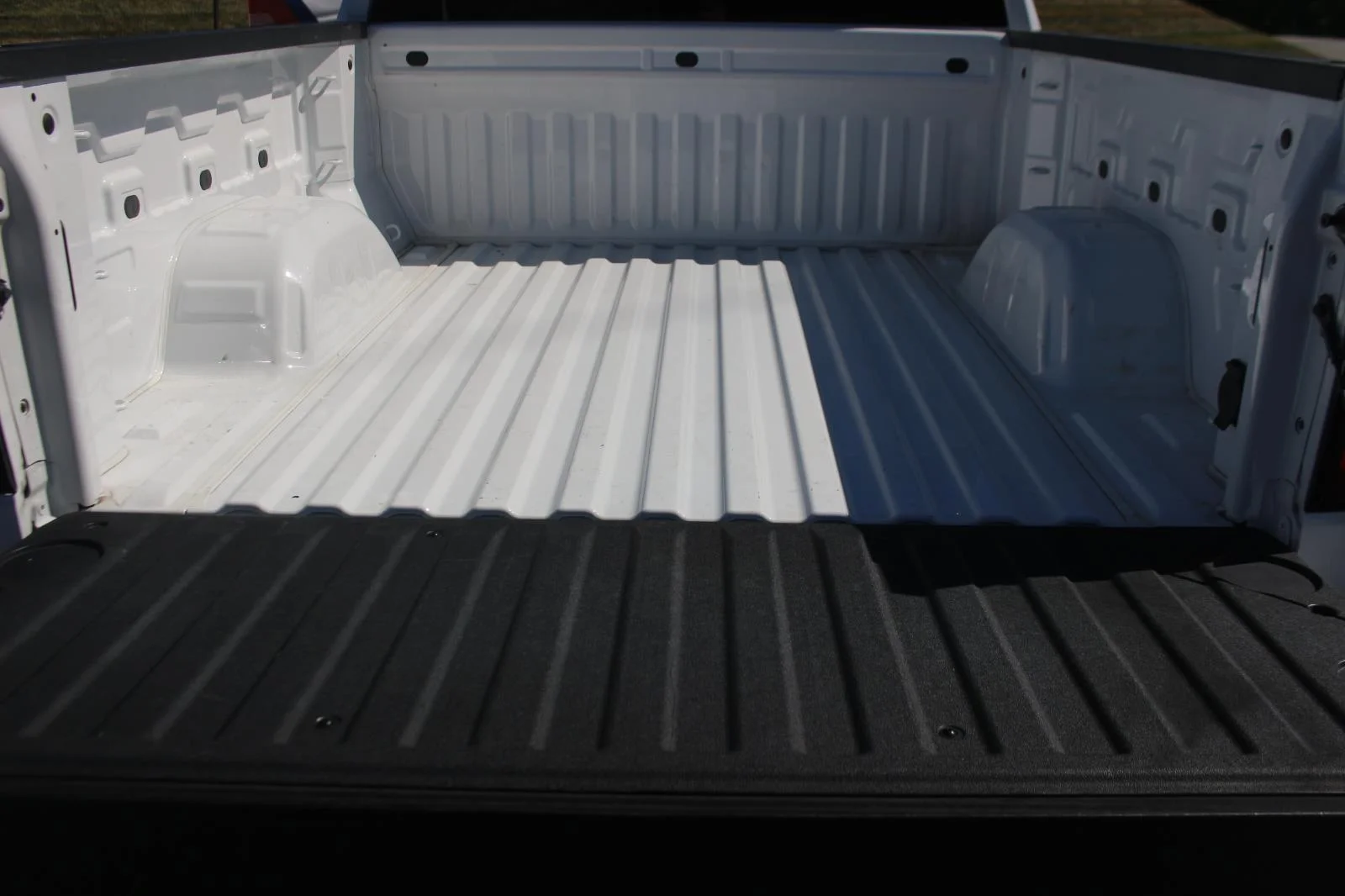 Used 2023 Summit White GMC Elevation image 13