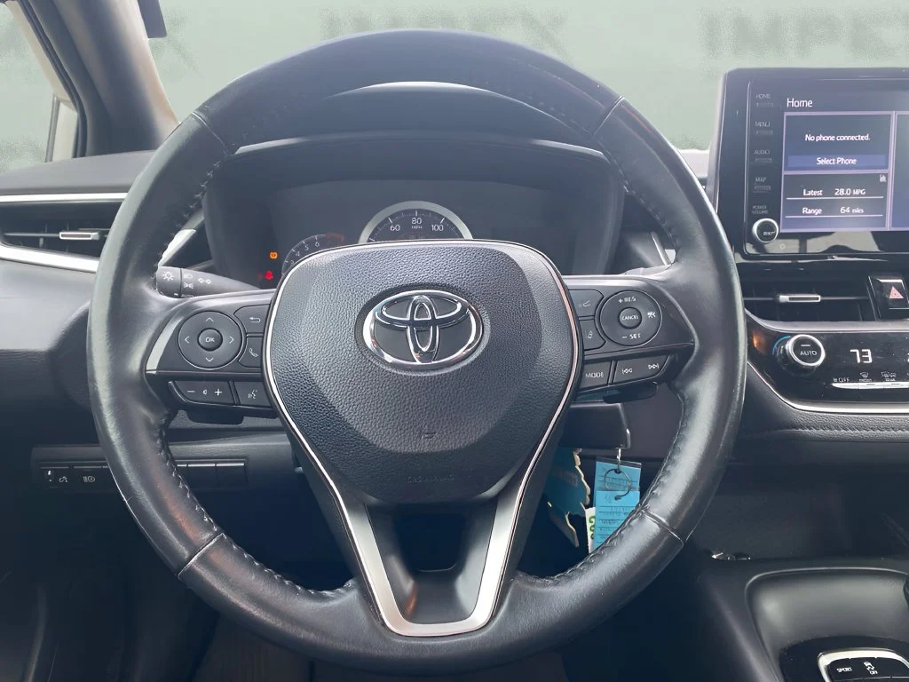 Used 2022  Toyota SE image 13