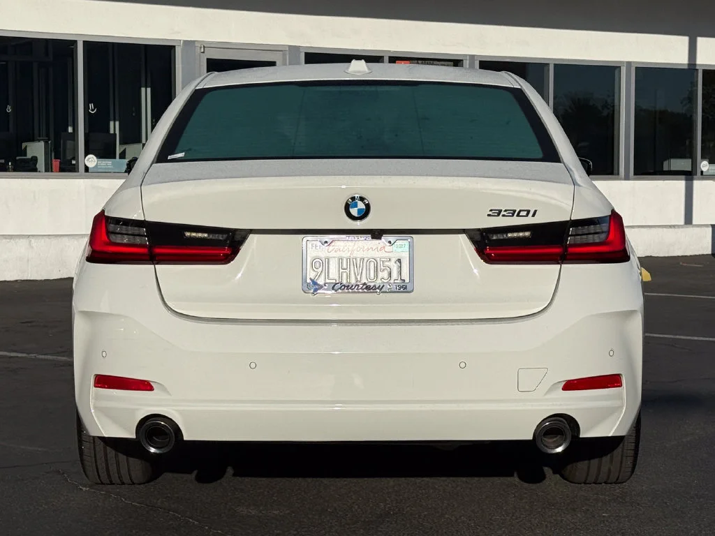 Used 2024  BMW NA image 8