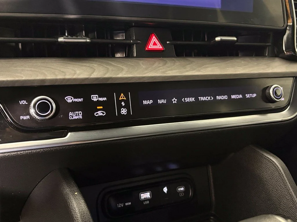 Used 2023 Black Kia X-Line image 26