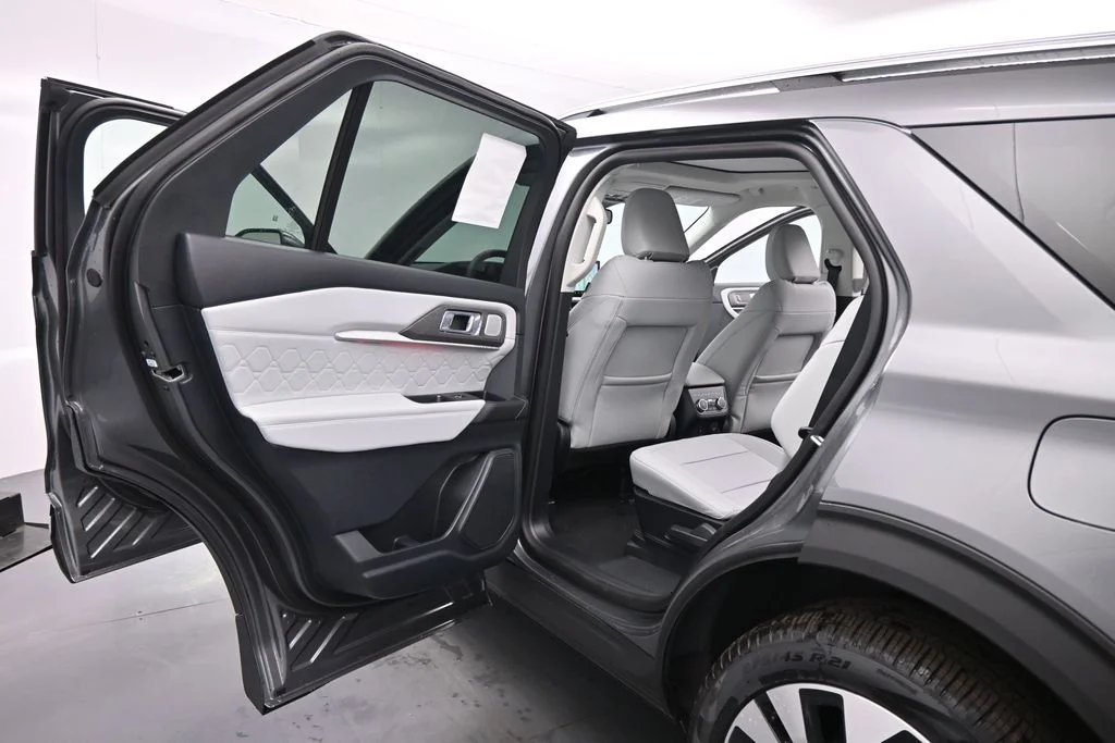 New 2026 Carbonized Gray Metallic Ford Platinum image 19