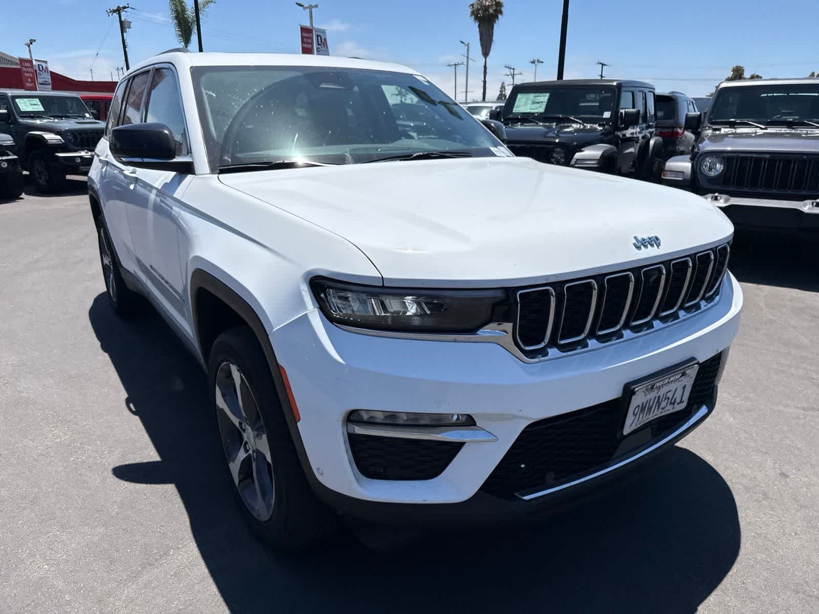 Used 2023 Bright White Clearcoat Jeep  image 9