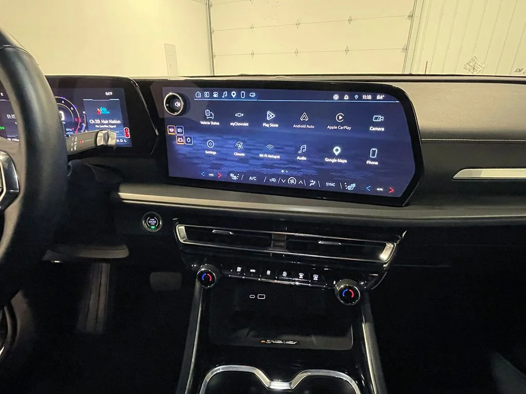 Used 2025 Gray Chevrolet LT image 37