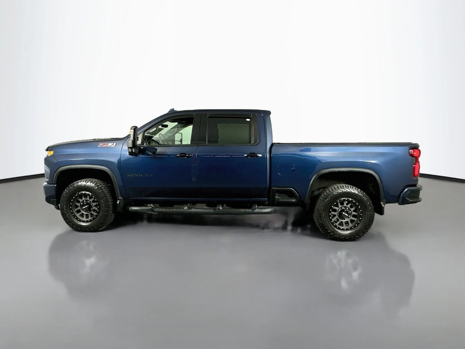 Used 2021 Northsky Blue Metallic Chevrolet LTZ image 4