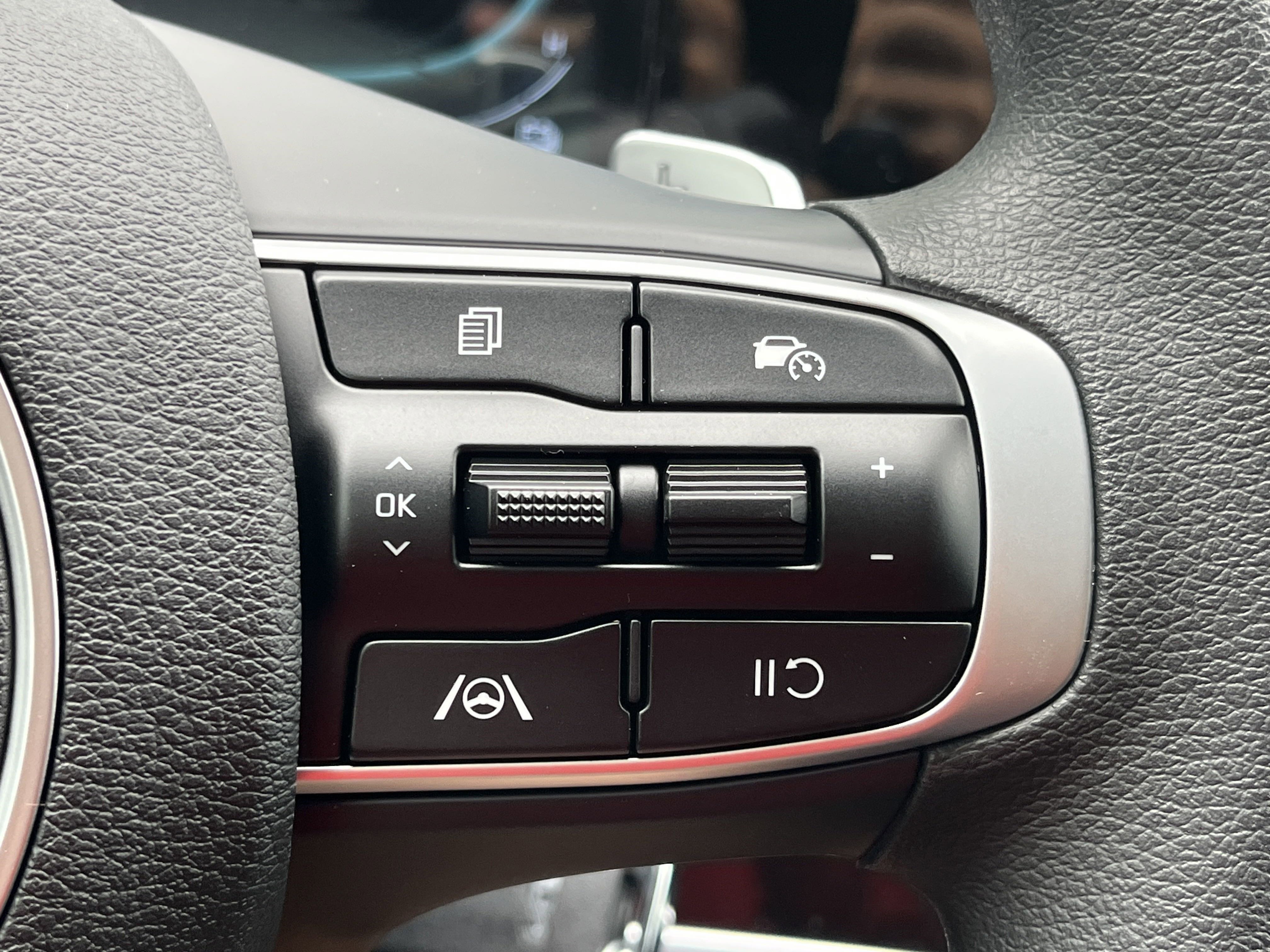 2025 Kia Sportage LX Hybrid - Photo 12