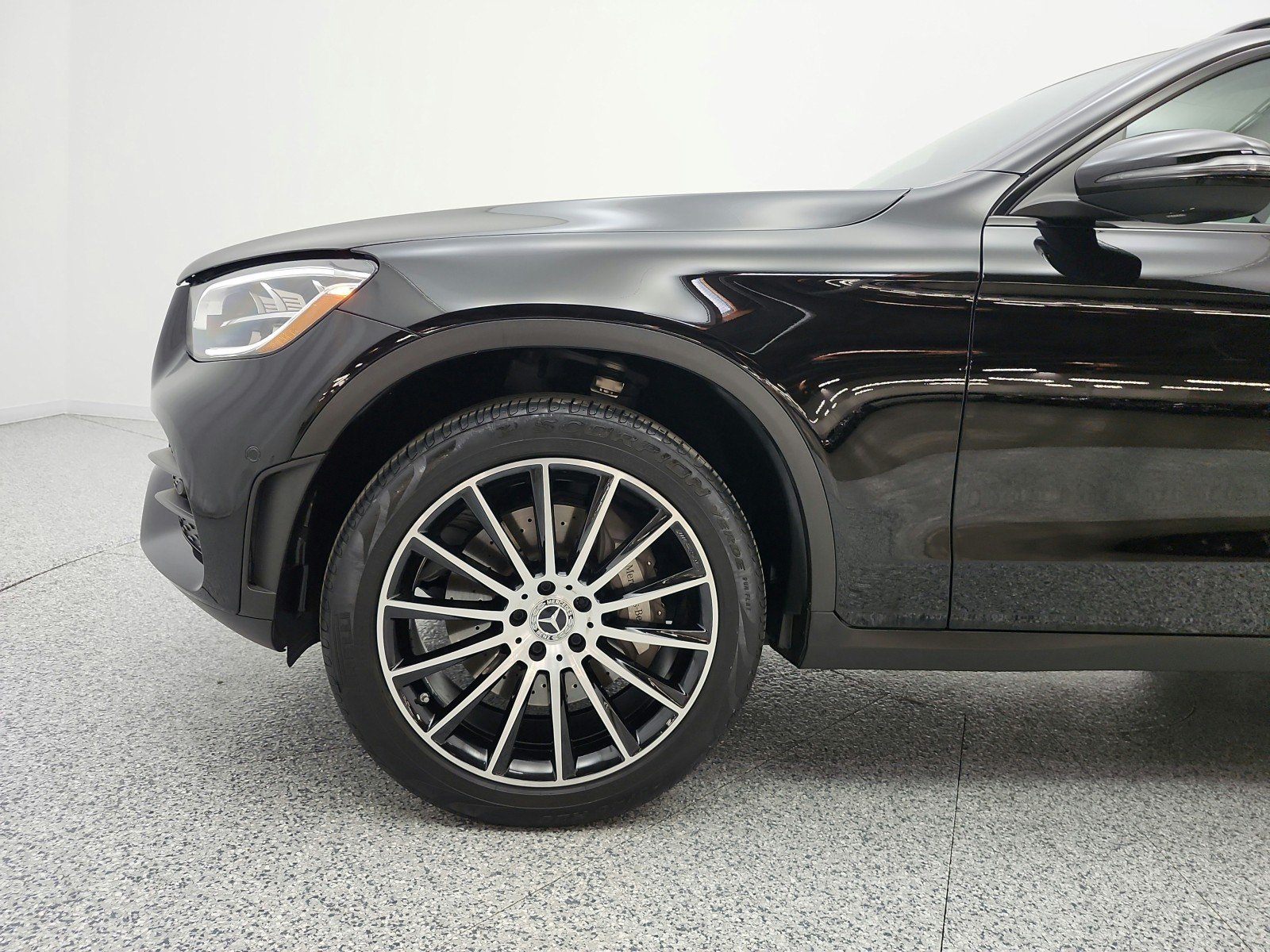 Used 2022 Black Mercedes-Benz GLC 300 SUV image 22