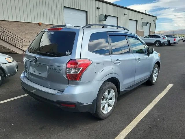 Used 2016 Silver Subaru 2.5i Premium image 5