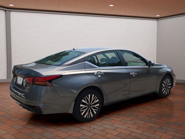 Used 2023 Gray Nissan 2.5 SV image 3