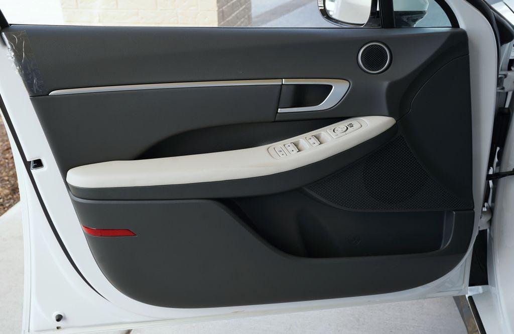 New 2026 Serenity White Hyundai SEL Sport image 8
