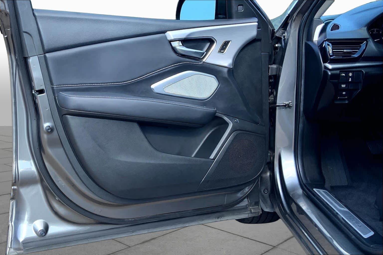 Used 2023 Liquid Carbon Metallic Acura w/Technology Package image 22