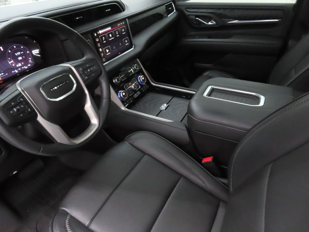 Used 2023 White GMC Denali image 20