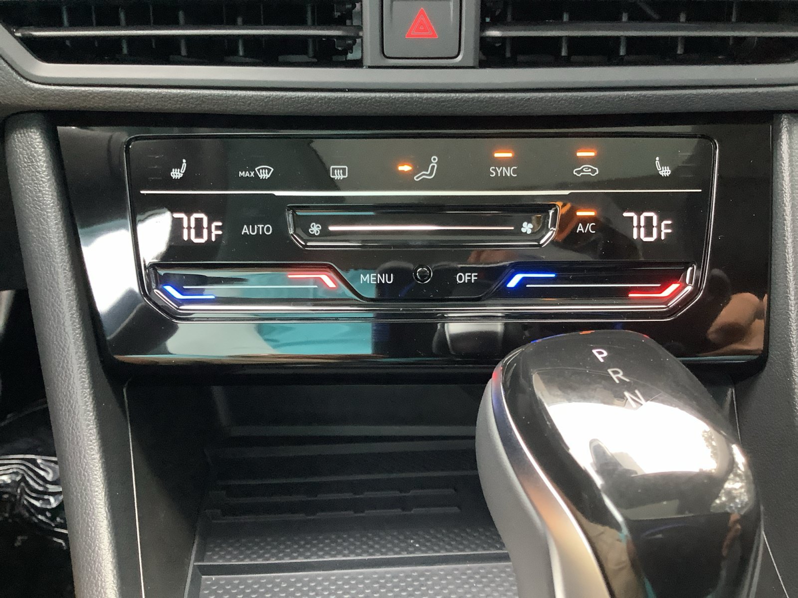 New 2027 OPAL WHITE Volkswagen SE image 17