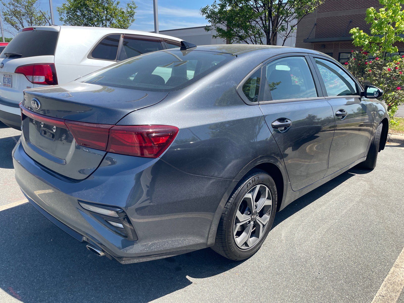 Used 2021 Kia Forte LXS with VIN 3KPF24AD8ME305241 for sale in Burlington, NC