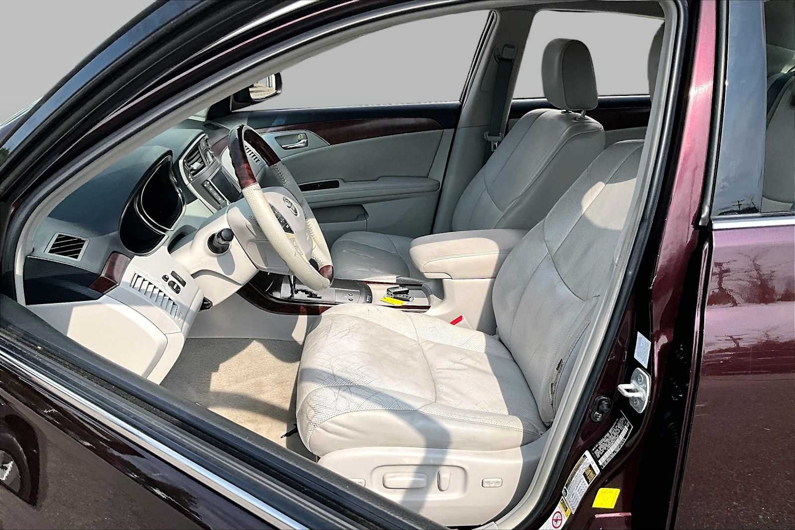 Pre-Owned 2011 Toyota Avalon Limited