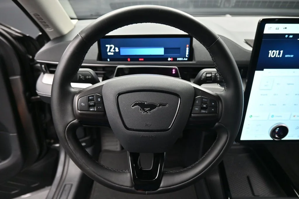 Used 2023 Gray Ford Select image 11