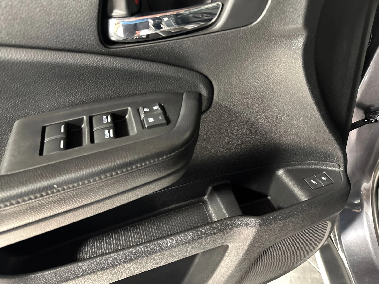 Used 2018 Modern Steel Metallic Honda EX-L image 12