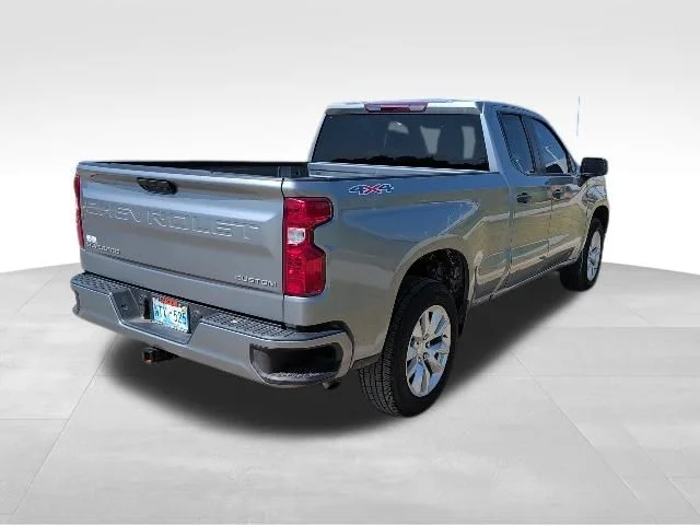 Used 2023 Gray Chevrolet Custom image 3