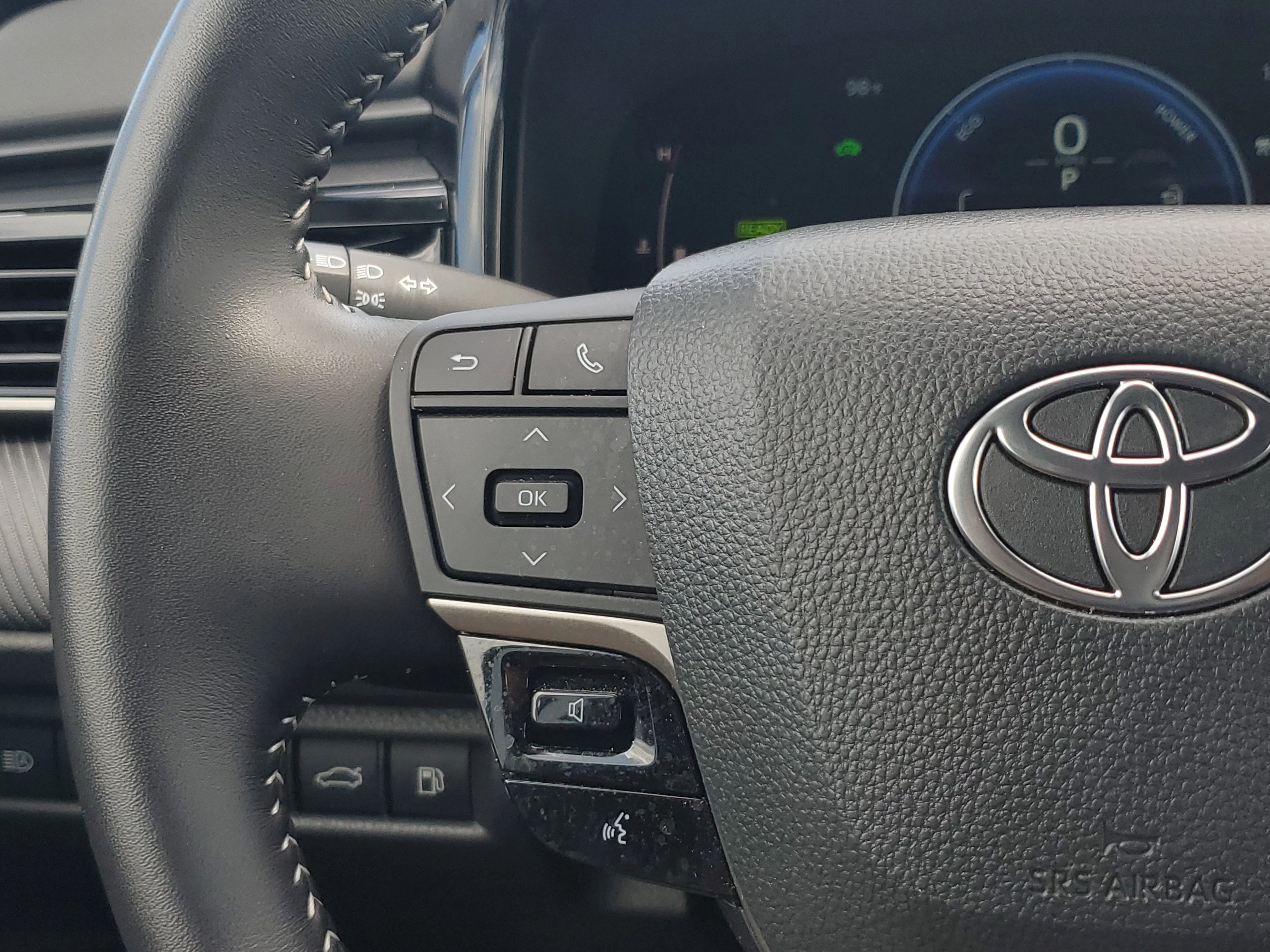 Certified Used 2025 Ice Toyota SE image 24
