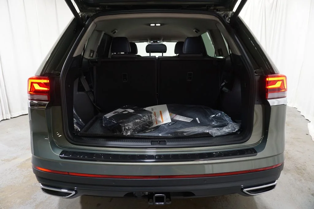 New 2026 Green Volkswagen 2.0T SE w/Technology image 30