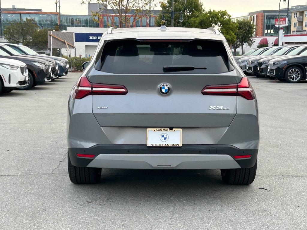 New 2026 Skyscraper Grey Metallic BMW 30 xDrive image 4