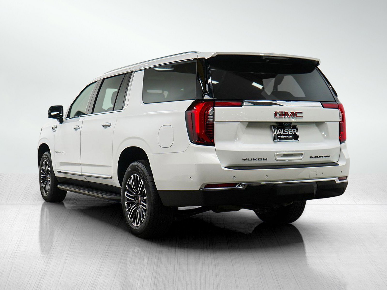 Used 2025 Summit White GMC Elevation image 3