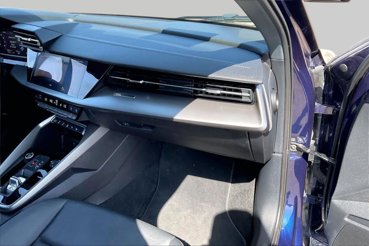 Used 2024 Navarra Blue Metallic Audi Premium image 18