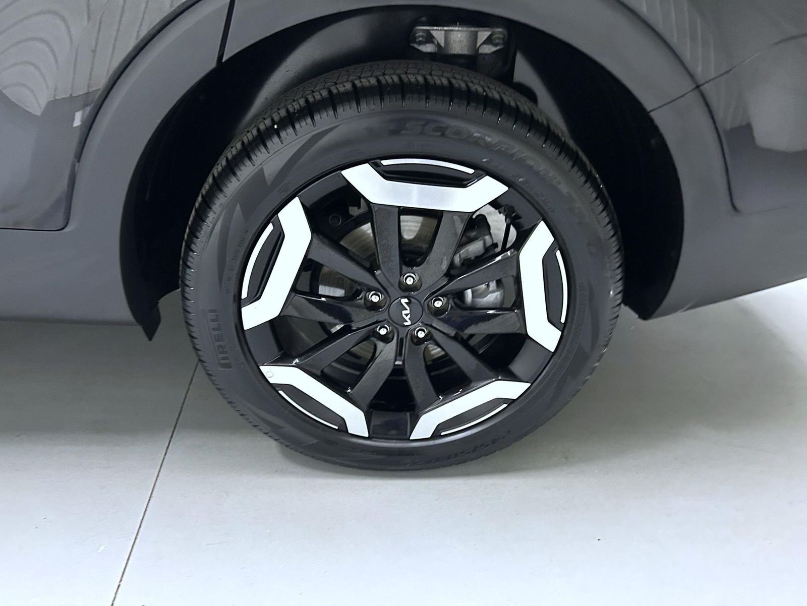 Used 2024 Black Kia S image 23