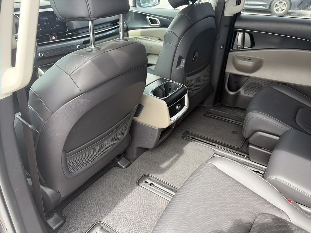 Used 2025 Aurora Black Pearl Kia LXS image 29