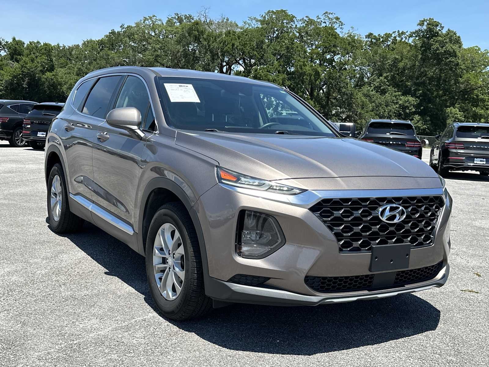2019 Hyundai Santa Fe SE 2.4's photo