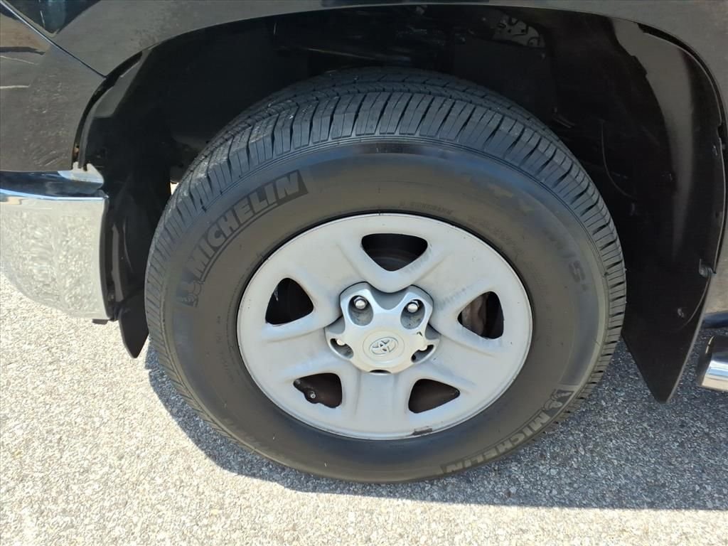 Used 2018 Black Toyota SR5 image 10