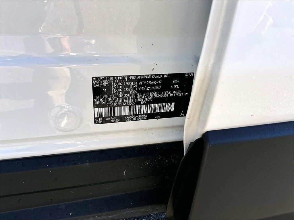Used 2025 White Toyota XLE image 36