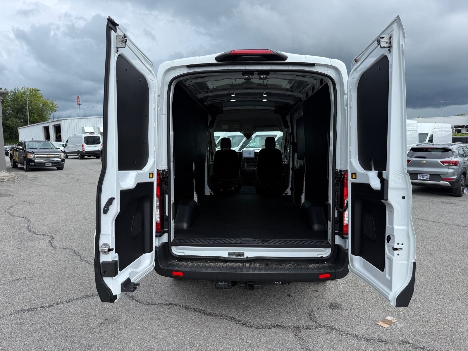 New 2026 Oxford White Ford Cargo Van image 27